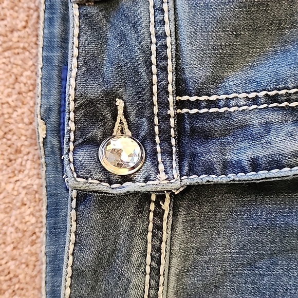 Jeans - Picture 7 of 8